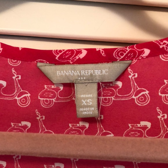 Bright pink Banana Republic scooter print tank top - Picture 2 of 4